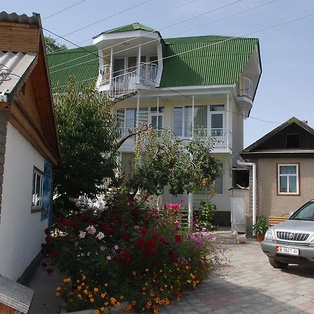 " У Татьяны" Ξενοδοχείο Cholpon-Ata Εξωτερικό φωτογραφία
